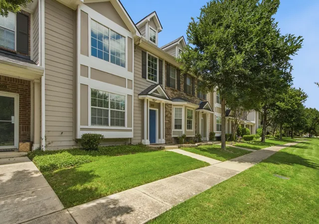 Homes for sale in Bedford, TX | 2202 Sandshell St, Bedford, TX 76021 | MLS# 21306903