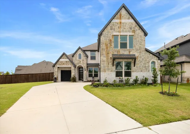 Photo 2 of Single family home for sale at 1904 Frediano Ln, Rockwall, TX 75032 | MLS# 21308146 | Listing updated on 2026-07-26