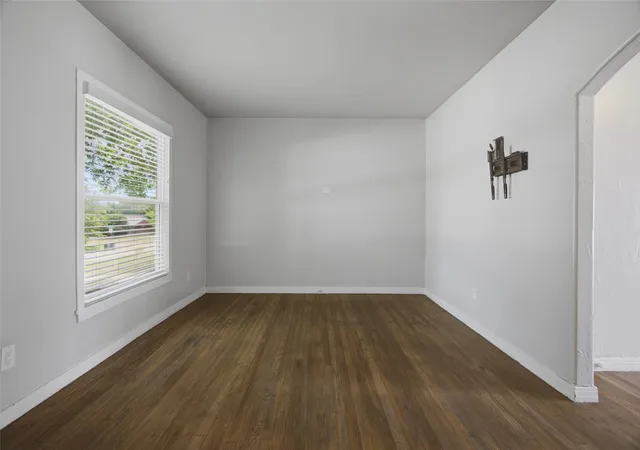 Photo 4 of Single family home for sale at 4930 Donnelly Ave, Fort Worth, TX 76107 | MLS# 21308239 | Listing updated on 2026-08-22