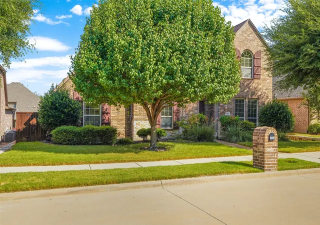 Photo 3 of Single family home for sale at 10082 Drawbridge Dr, Frisco, TX 75035 | MLS# 21308342 | Listing updated on 2026-08-27