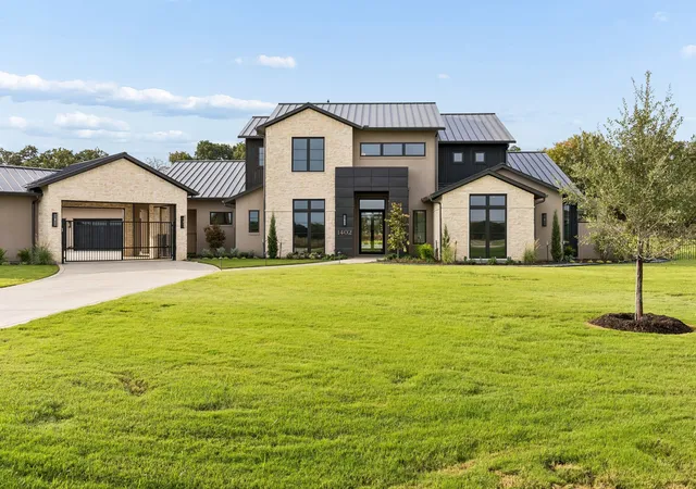 Photo 1 of Mansion for sale at 1402 Clydesdale Rd, Argyle, TX 76226 | MLS# 21308091 | Listing updated on 2026-10-06