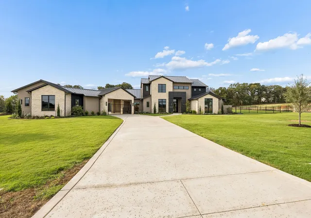 Photo 3 of Mansion for sale at 1402 Clydesdale Rd, Argyle, TX 76226 | MLS# 21308091 | Listing updated on 2026-10-06