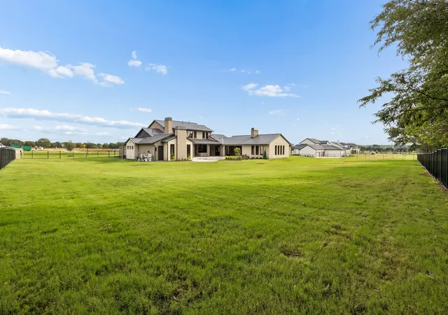 Photo 3 of Single family home for sale at 1402 Clydesdale Rd, Argyle, TX 76226 | MLS# 21308091 | Listing updated on 2026-10-06