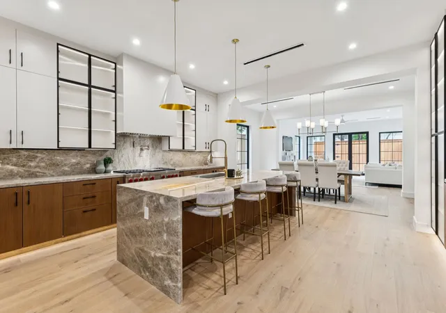2nd image of 4037 Hawthorne Ave, Dallas, TX 75219 | MLS# 21297848