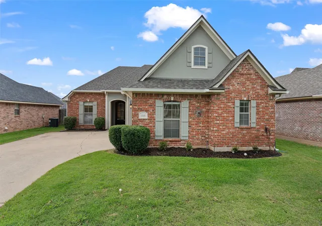 Photo 2 of Single family home for sale at 313 Chancellorsville Ct, Bossier City, LA 71112 | MLS# 21308357 | Listing updated on 2026-08-26