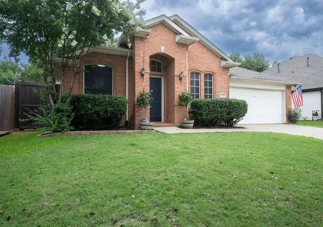 Homes for sale in Keller, TX | 1324 Carriage Ln, Keller, TX 76248 | MLS# 21308078