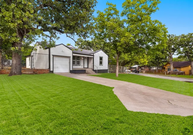 Photo 3 of Sale Pending at 4817 Erath St, Fort Worth, TX 76119 | MLS# 21265999 | Listing updated on 2026-08-22