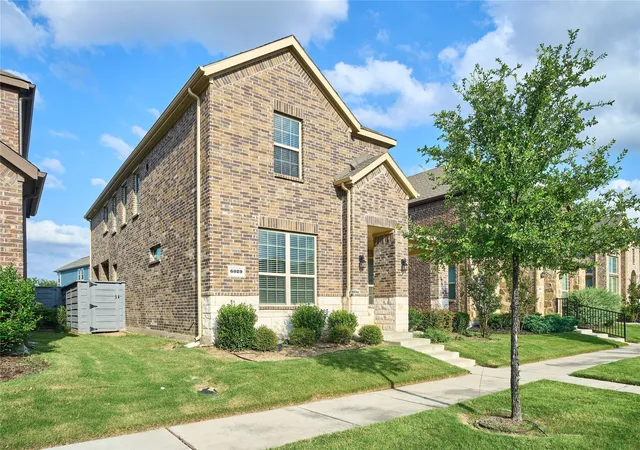Photo 3 of Single family home for sale at 6029 Wildflower Wy, Aubrey, TX 76227 | MLS# 21308409 | Listing updated on 2026-09-07