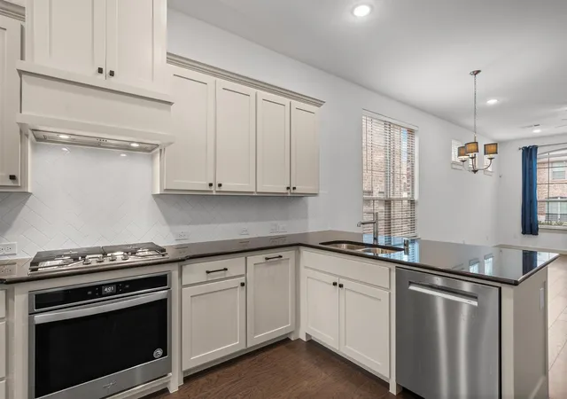 Photo 2 of Townhouse for sale at 1163 Lake City Ave, Flower Mound, TX 75028 | MLS# 21303424 | Listing updated on 2026-09-06