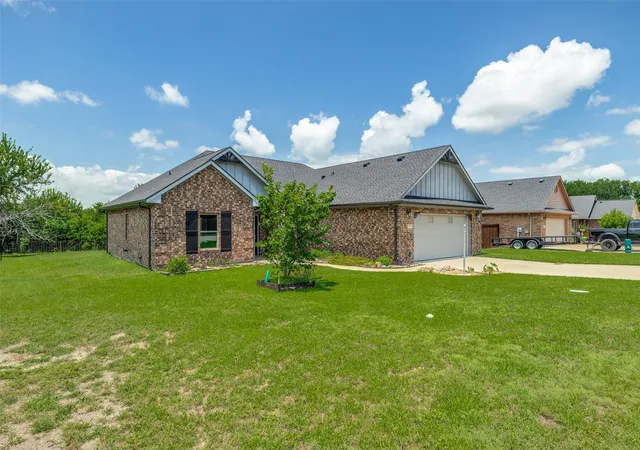 Photo 1 of Single family home for sale at 107 Indian Crk, Trenton, TX 75490 | MLS# 21308009 | Listing updated on 2026-08-22