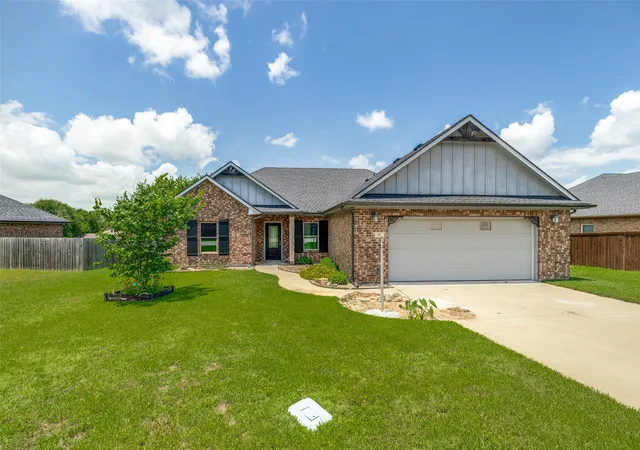 Photo 2 of Single family home for sale at 107 Indian Crk, Trenton, TX 75490 | MLS# 21308009 | Listing updated on 2026-08-22