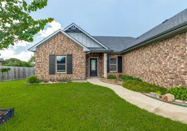 Photo 3 of Single family home for sale at 107 Indian Crk, Trenton, TX 75490 | MLS# 21308009 | Listing updated on 2026-08-22