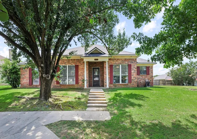 Photo 3 of Single family home for sale at 1804 Greenridge Ct, Sulphur Springs, TX 75482 | MLS# 21308430 | Listing updated on 2026-10-06