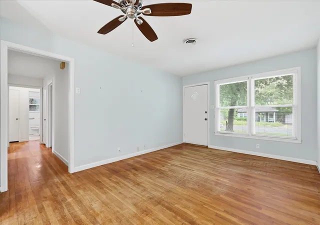 Photo 2 of Sale Pending at 904 Cordell St, Denton, TX 76201 | MLS# 21308167 | Listing updated on 2026-08-03