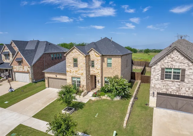 Photo 1 of Single family home for sale at 16931 Maple Bend Dr, Frisco, TX 75035 | MLS# 21303772 | Listing updated on 2026-08-24