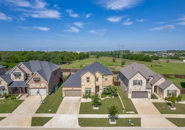 Photo 3 of Single family home for sale at 16931 Maple Bend Dr, Frisco, TX 75035 | MLS# 21303772 | Listing updated on 2026-09-26
