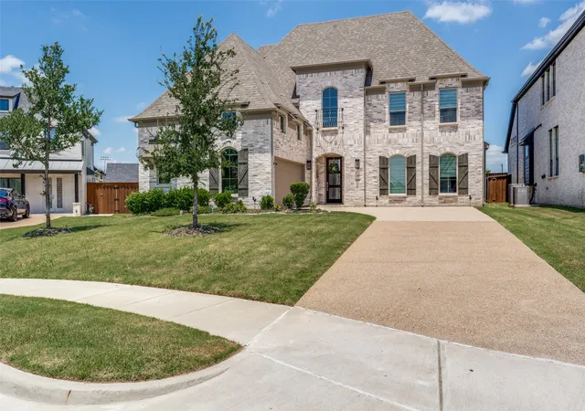 Photo 3 of Single family home for sale at 6008 Noyon Dr, Mc Kinney, TX 75071 | MLS# 21308168 | Listing updated on 2026-08-23