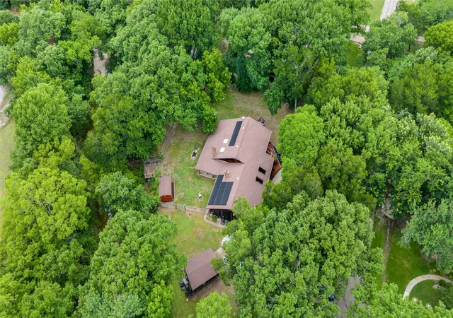 Photo 3 of Single family home for sale at 207 Shadowwood Trl, Red Oak, TX 75154 | MLS# 21308556 | Listing updated on 2026-10-08