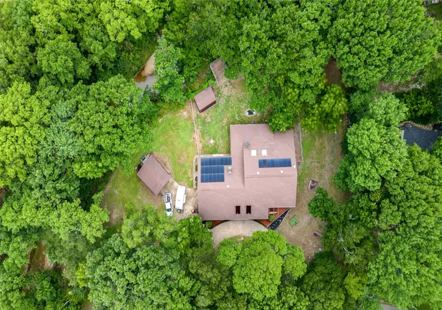 Photo 4 of Single family home for sale at 207 Shadowwood Trl, Red Oak, TX 75154 | MLS# 21308556 | Listing updated on 2026-10-08