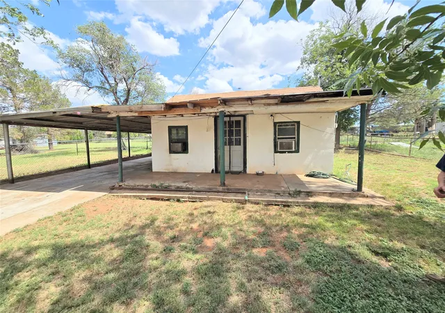 Homes for sale in Sweetwater, TX | 1005 W 3rd St, Sweetwater, TX 79556 | MLS# 21308532