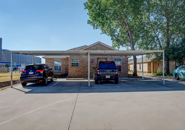 Photo 3 of Sale Pending at 121 Cambridge Dr, Saginaw, TX 76179 | MLS# 21308572 | Listing updated on 2026-07-20