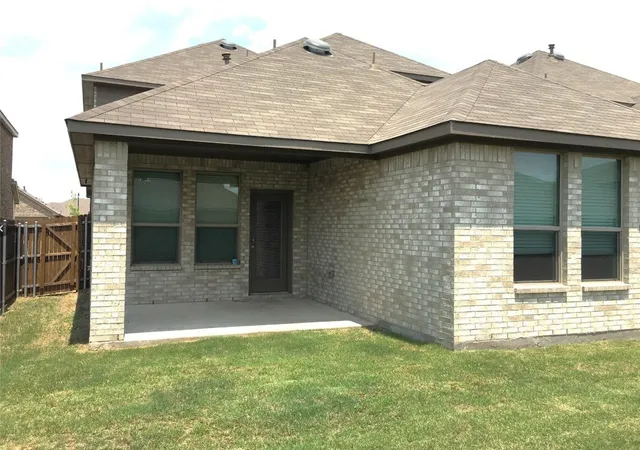 Photo 3 of Sale Pending at 1071 Nroias Dr, Forney, TX 75126 | MLS# 21299764 | Listing updated on 2026-07-27
