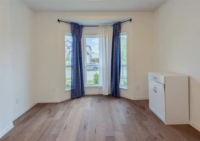Photo 4 of Single family home for sale at 6508 Everest Dr, Aubrey, TX 76227 | MLS# 21308604 | Listing updated on 2026-07-23