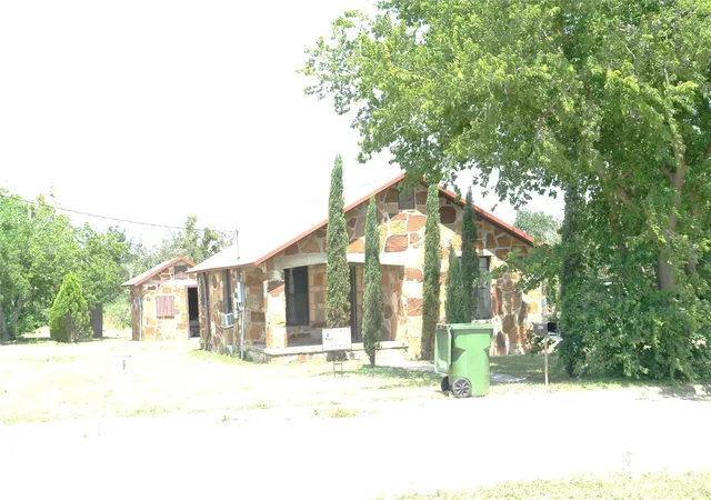 Photo 1 of Single family home for sale at 1006 S Bluffton, San Saba, TX 76877 | MLS# 21308619 | Listing updated on 2026-08-22