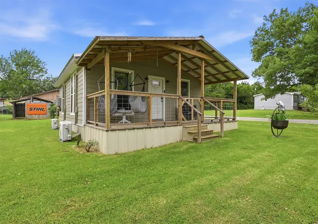 Photo 1 of Single family home for sale at 285 Sioux Dr, Gordonville, TX 76245 | MLS# 21308645 | Listing updated on 2026-07-13