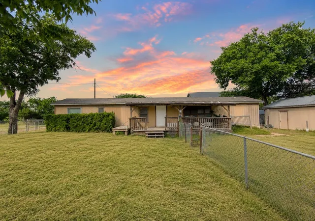 Homes for sale in Clifton, TX | 158 County Road 1813, Clifton, TX 76634 | MLS# 21308649
