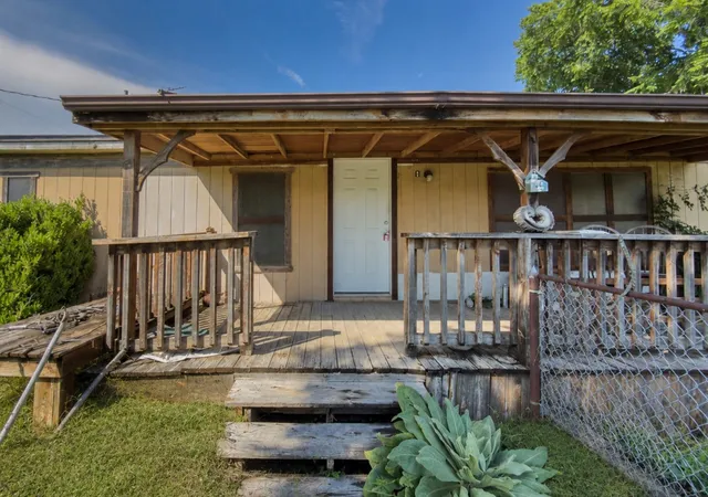 Homes for sale in Clifton, TX | 158 County Road 1813, Clifton, TX 76634 | MLS# 21308649