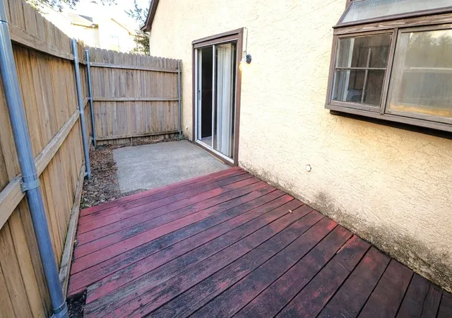 Listing Photo 2 - Condo for sale in building located at 611 Oriole Blvd, Duncanville, TX 75116 - Unit #1301