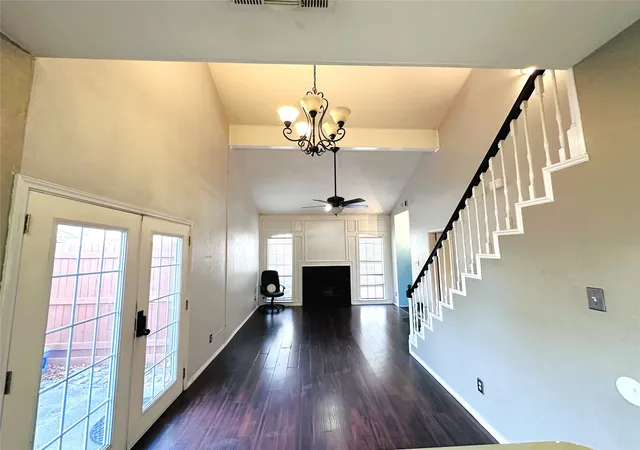 Listing Photo 4 - Condo for sale in building located at 611 Oriole Blvd, Duncanville, TX 75116 - Unit #1101