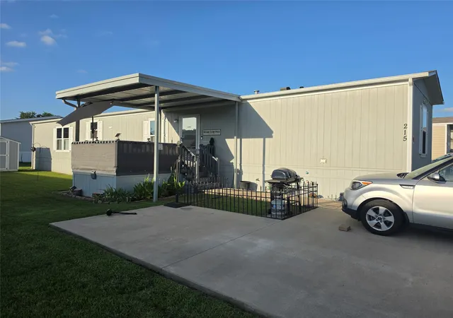 Homes for sale in Knollwood, TX | 215 Cannon Ln, Knollwood, TX 75092 | MLS# 21308569