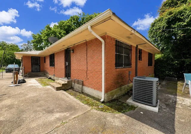 Photo 3 of Single family home for sale at 3023 Carpenter Ave, Dallas, TX 75215 | MLS# 21297319 | Listing updated on 2026-08-19