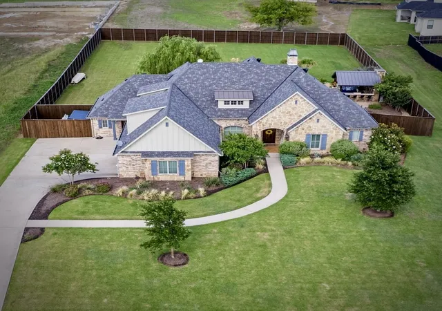 Homes for sale in Waxahachie, TX | 103 Eagle Point Dr, Waxahachie, TX 75165 | MLS# 21308729