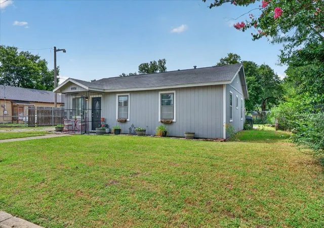 Photo 3 of Single family home for sale at 4956 Dunbar St, Fort Worth, TX 76105 | MLS# 21308415 | Listing updated on 2026-08-22