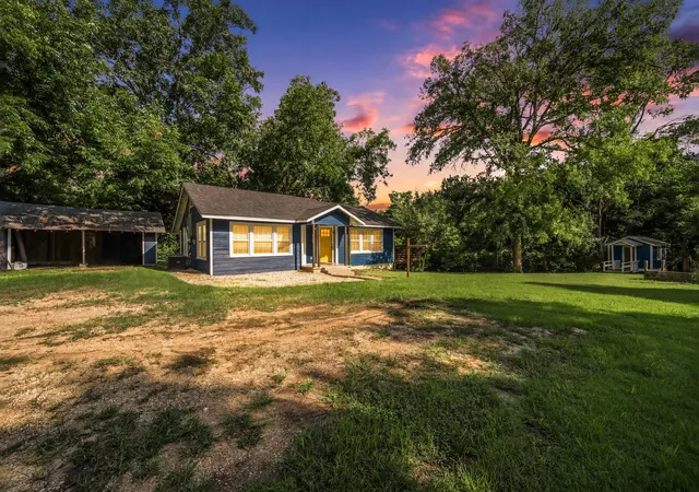 Photo 2 of Single family home for sale at 603 E Avenue A, Valley Mills, TX 76689 | MLS# 21308687 | Listing updated on 2026-09-21