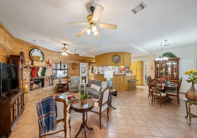 Photo 3 of Single family home for sale at 12525 County Road 4083, Scurry, TX 75158 | MLS# 21308804 | Listing updated on 2026-09-02