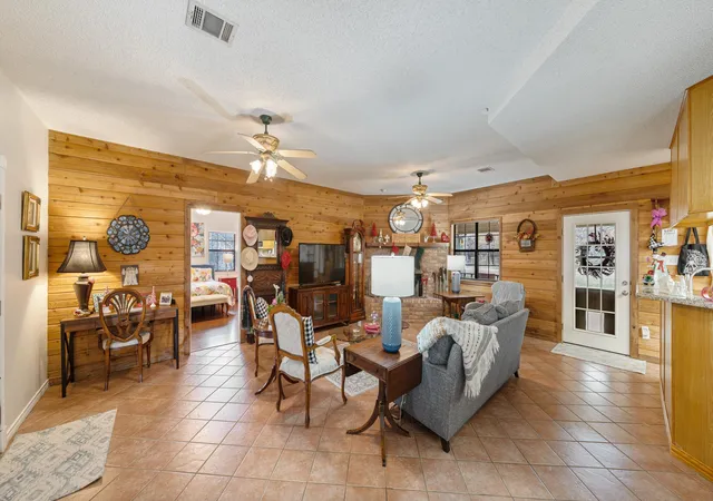 Photo 3 of Single family home for sale at 12525 County Road 4083, Scurry, TX 75158 | MLS# 21308804 | Listing updated on 2026-09-02