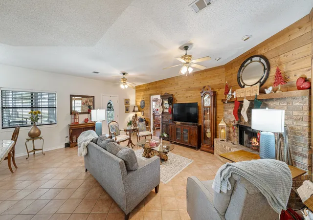 Photo 4 of Single family home for sale at 12525 County Road 4083, Scurry, TX 75158 | MLS# 21308804 | Listing updated on 2026-09-02