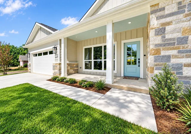 Photo 4 of Single family home for sale at 298 Autumn Wood Trl, Gun Barrel City, TX 75156 | MLS# 21306264 | Listing updated on 2026-09-19