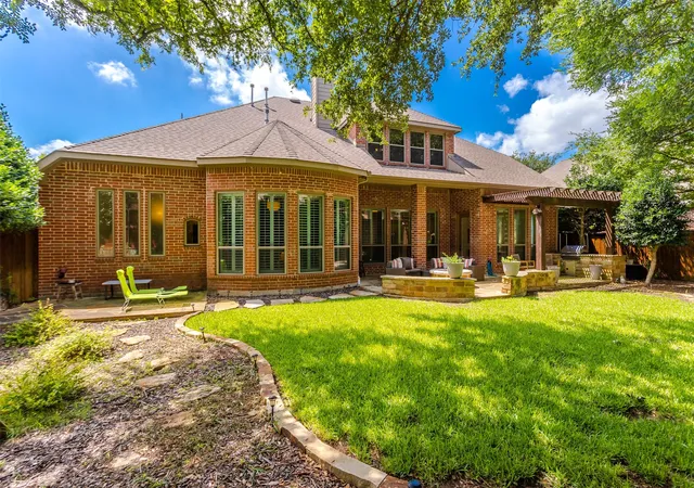 Photo 4 of Sale Pending at 7820 Linksview Dr, Mc Kinney, TX 75072 | MLS# 21304145 | Listing updated on 2026-07-24