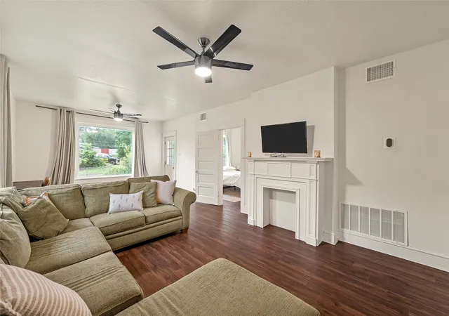 Photo 3 of Single family home for sale at 1609 Reuter Ave, Waco, TX 76708 | MLS# 21308135 | Listing updated on 2026-08-22