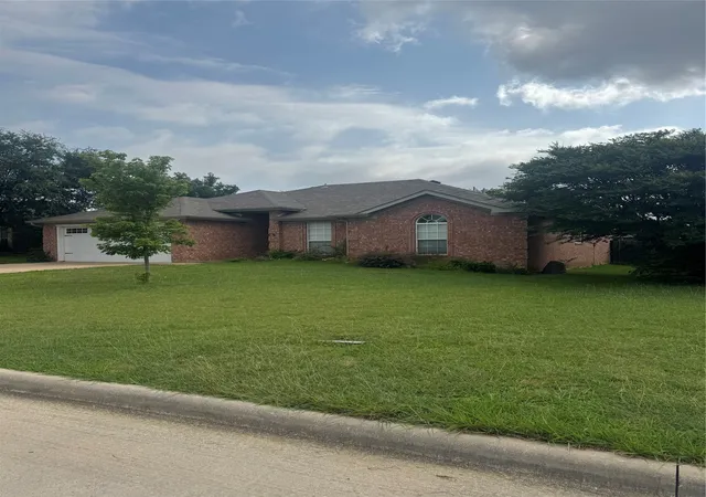 Photo 4 of Single family home for sale at 1610 Ocean Dr, Mansfield, TX 76063 | MLS# 21304575 | Listing updated on 2026-07-03