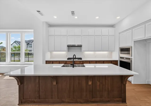 Photo 3 of Single family home for sale at 4444 Lamplights Dr, Prosper, TX 75078 | MLS# 21308147 | Listing updated on 2026-09-24