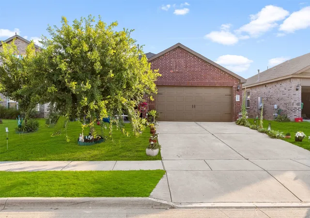 Homes for sale in Ferris, TX | 309 Donna Dr, Ferris, TX 75125 | MLS# 21308320