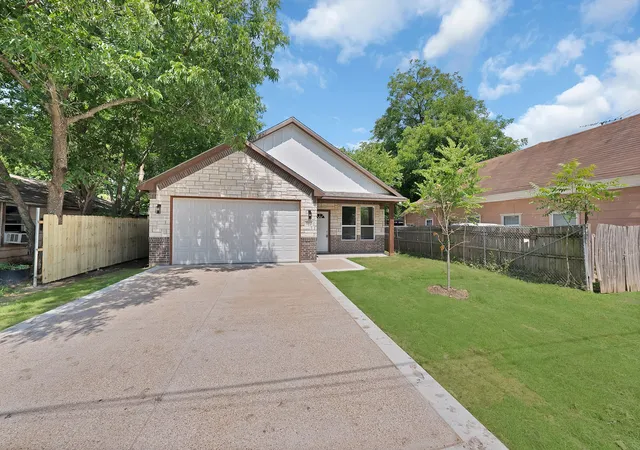 5th image of 1112 Trinity St, Cleburne, TX 76031 | MLS# 21308951