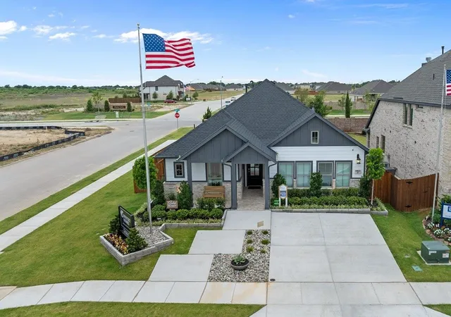 Photo 2 of Single family home for sale at 4529 Norcross Ln, Crowley, TX 76036 | MLS# 21308967 | Listing updated on 2026-08-22