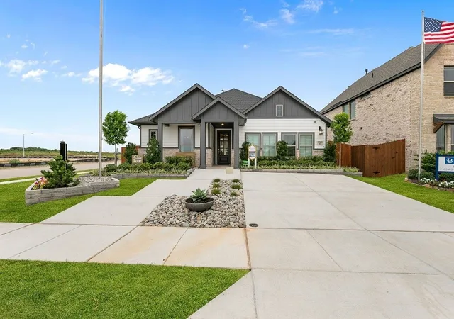 Photo 3 of Single family home for sale at 4529 Norcross Ln, Crowley, TX 76036 | MLS# 21308967 | Listing updated on 2026-08-22